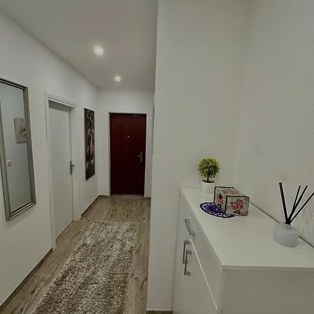 Petra Luxury ליבנו