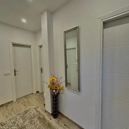 Petra Luxury * ליבנו